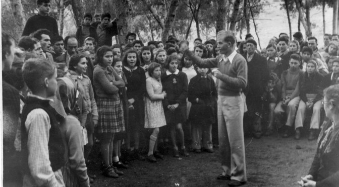 SHFYA_478משה יעקבסון מנצח על תזמורת בשפיה 1943