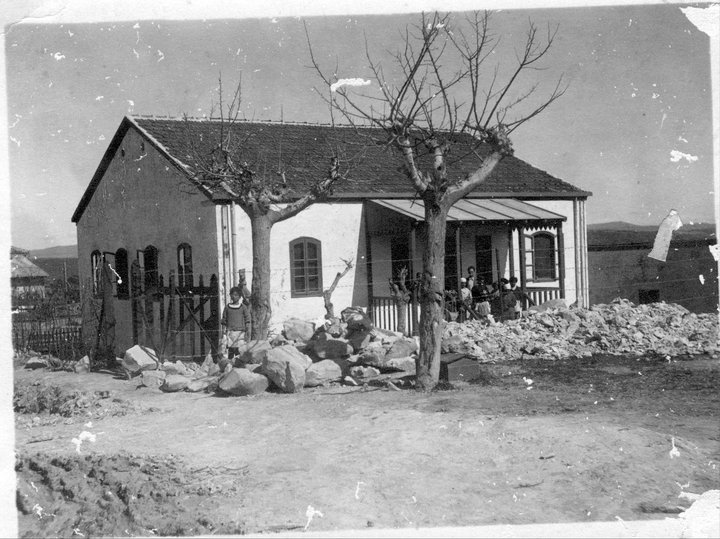 196189_193469277354089_65020_n